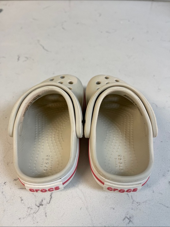 CROCBAND CUTOUT DETAIL ROUND TOE CLOGS - BEIGE - STUCCO MELON